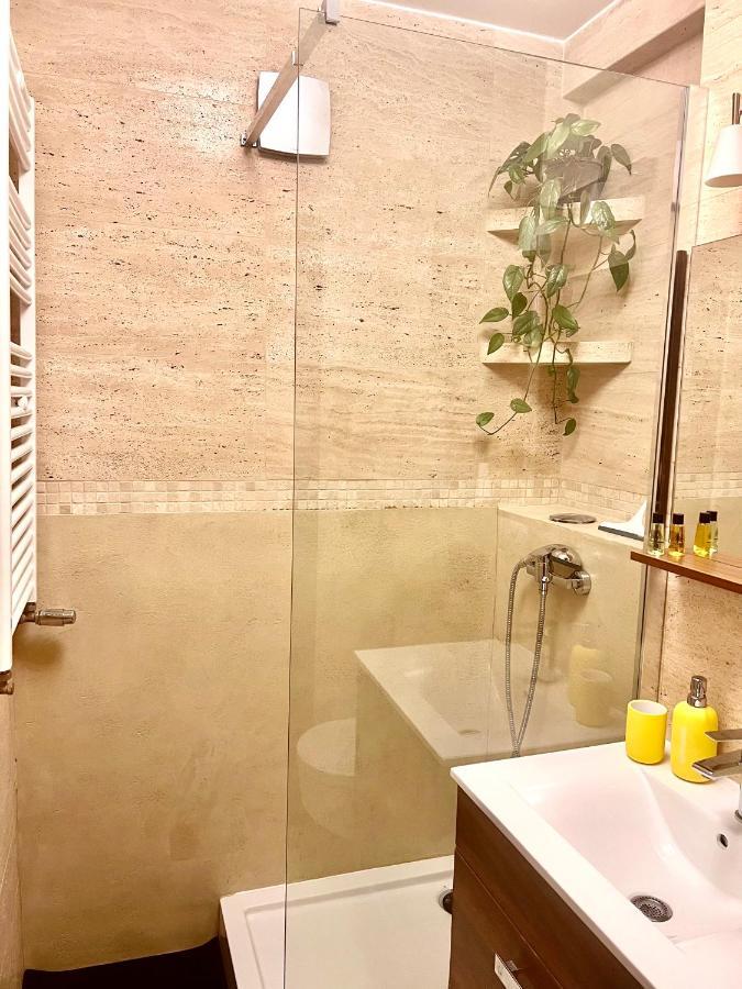 Yellow Apartment Airport Galeria Mokotow Netflix Warsaw Luaran gambar